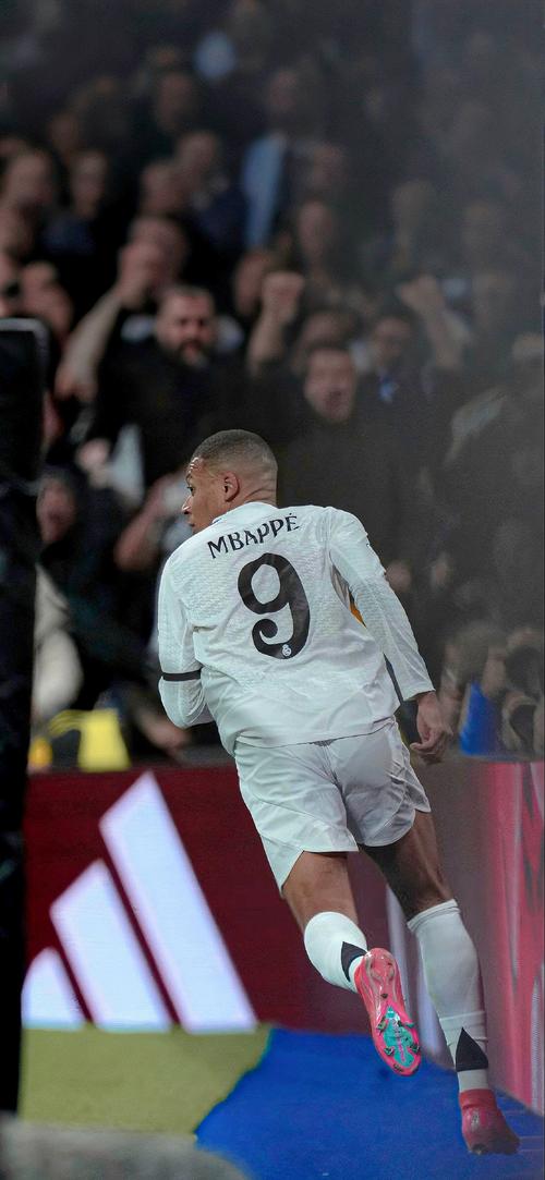 “征服北美”做礼，梅西送别老友（以“征战北美”为礼，梅西为老友送行）