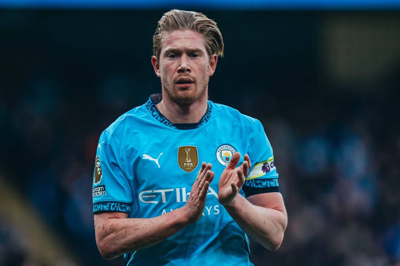 孔帕尼：我们已经给迪亚斯放假了，这样他能在精神上完全恢复（孔帕尼：迪亚斯已获假期，以便彻底恢复精神）