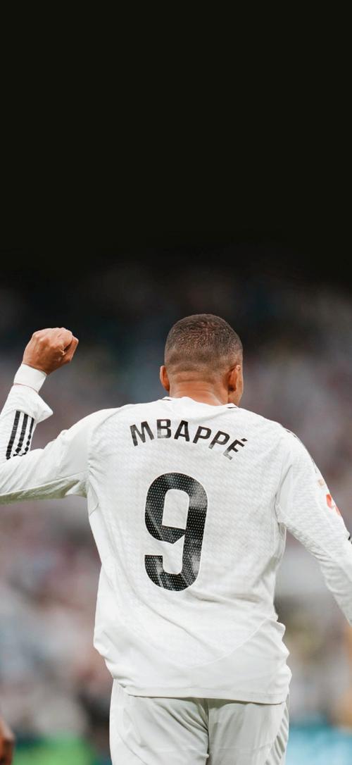 媒体人：中国足球真正的危机是不快乐，大家都缺乏尊重和信任（媒体人：中国足球的核心危机是不快乐，普遍缺乏尊重与信任）