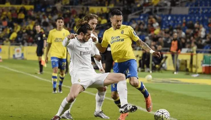 R.I.P.，佛罗伦萨小将理查德森的父亲、前NBA球星迈克尔-理查德森去世（前NBA球星迈克尔-理查德森去世，系佛罗伦萨小将理查德森之父）